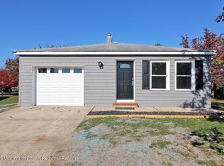 18 San Juan Ct, Toms River, NJ 08757