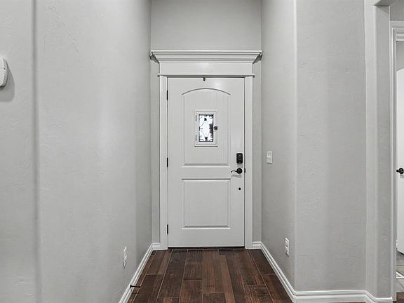 5th image of 1005 NE 33rd Ter