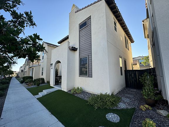 4th image of 1155 Camino Levante