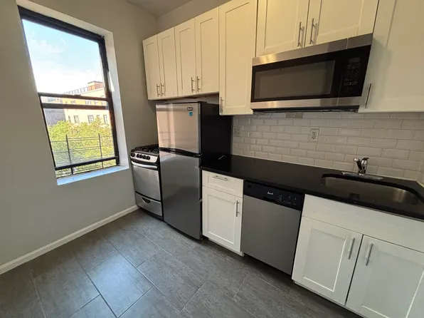 160 Wadsworth Avenue image 2 of 5