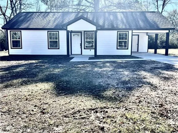 1215 Nevelda St, Coushatta, LA 71019