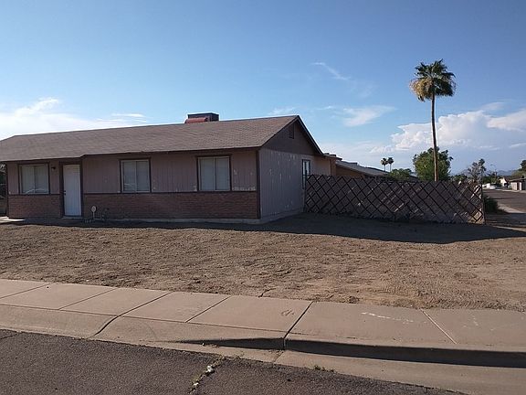 2nd image of 942 E Desert Dr