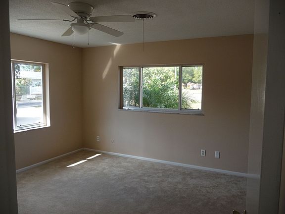 Bedroom 13x15'3"