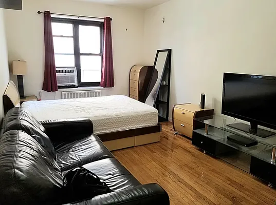 Rented by Triumph Property Group | media 9