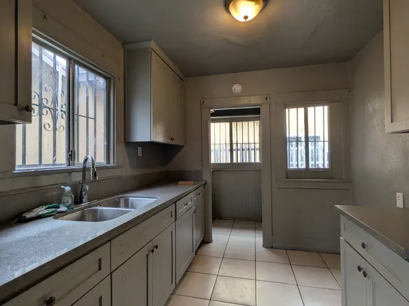 341 W 71st St, Los Angeles, CA 90003