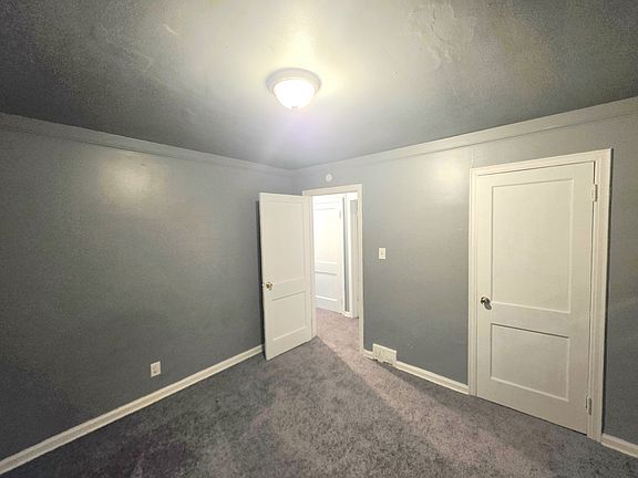 4th image of 19366 Teppert St