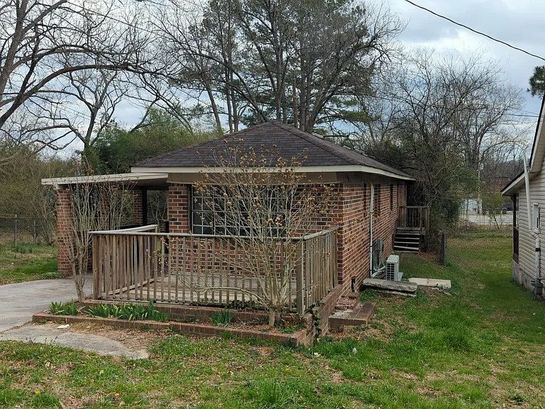 409 Daugherty St #1/2 — Photo 14