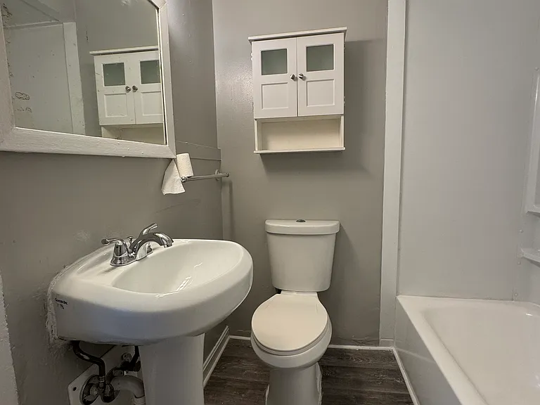 69 Kinsley St #1-D — Photo 18