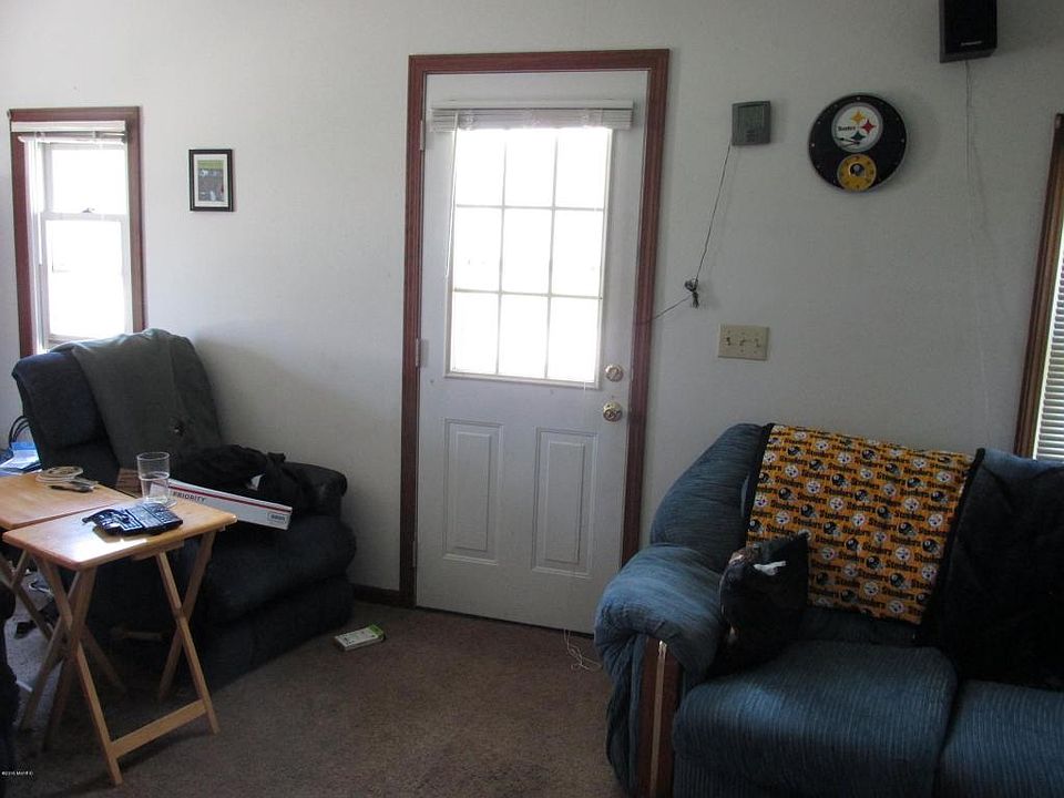 2nd image of 5921 Willoughby Dr