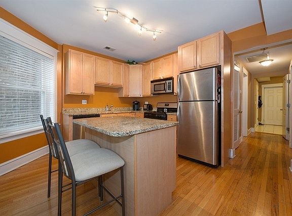 5th image of 1903 N Kedzie Ave #2N