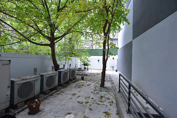 Rented by Yaffa Realty LLC | media 54