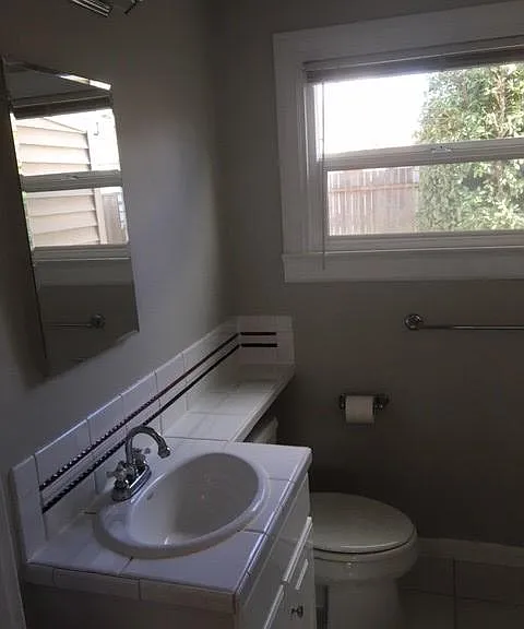 4306 Phinney Ave N — Photo 2