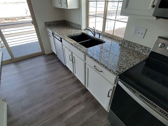 4th image of 10046 Zeno St
