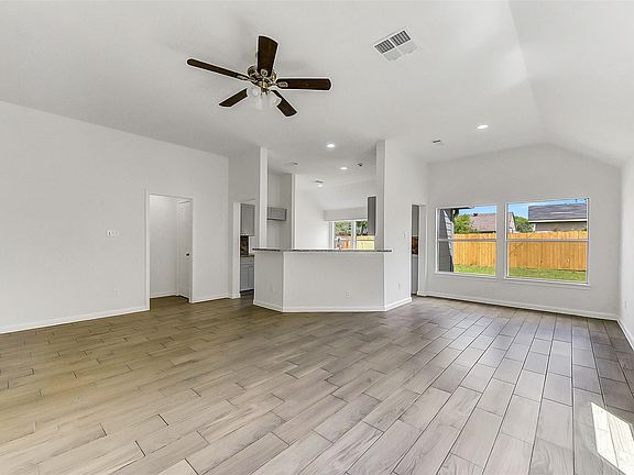 4th image of 4407 Heritage Trail Dr