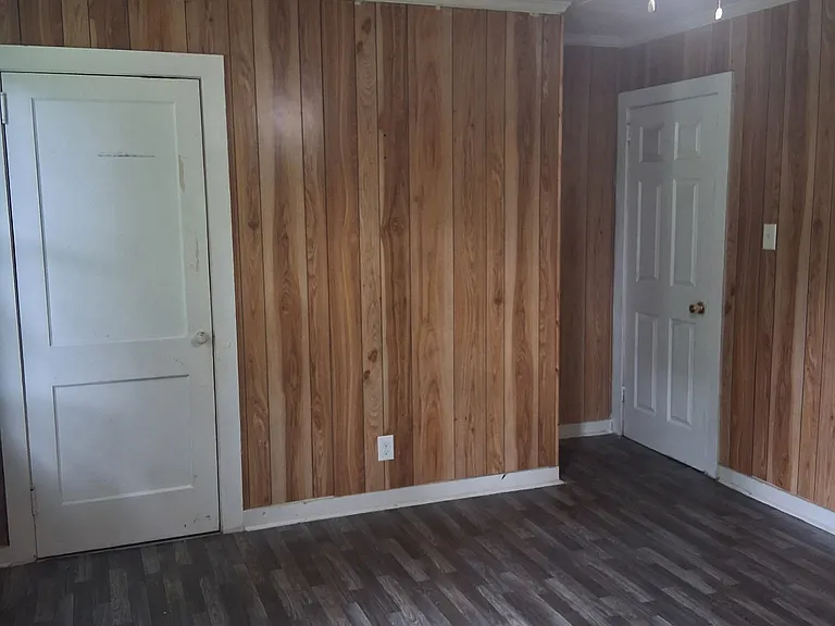 709 Sycamore St — Photo 11