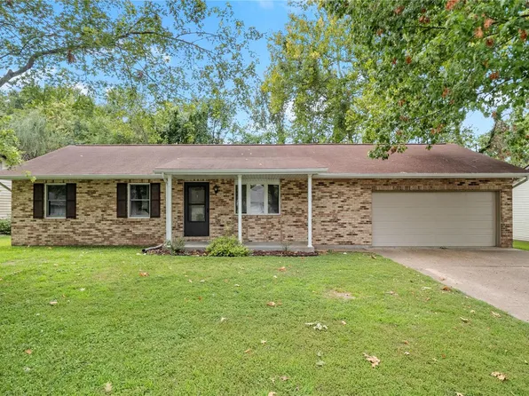 4 Germania Dr, Columbia, IL 62236