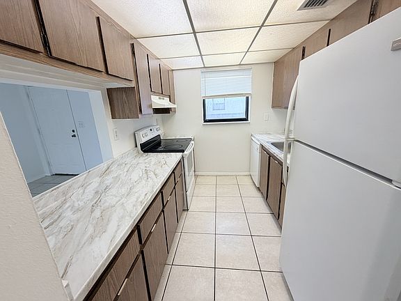 4th image of 1950 N Congress Ave #404-404HOA