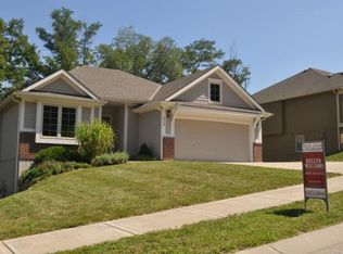 5715 NW Michaels Cove St, Parkville, MO 64152