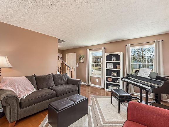 3rd image of 3393 Parkbrook Dr