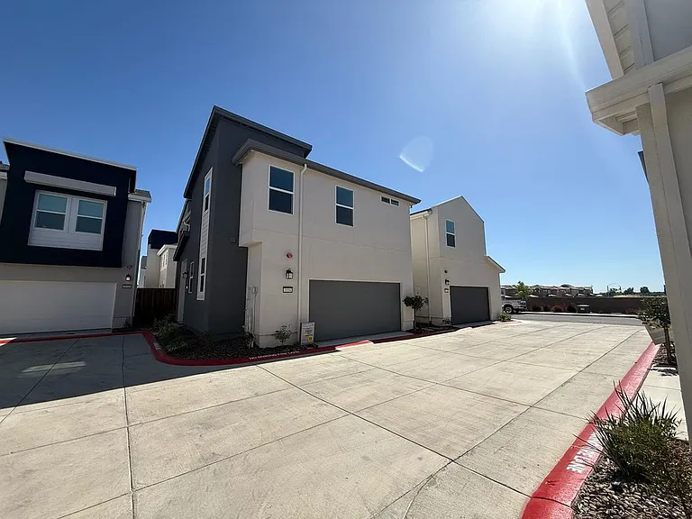 1114 Bengal Loop — Photo 3