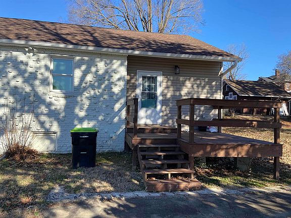 3rd image of 303 Pearl St
