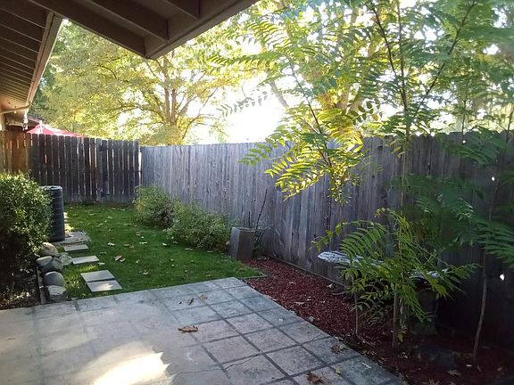 2nd image of 300 Shafer Ln #I3