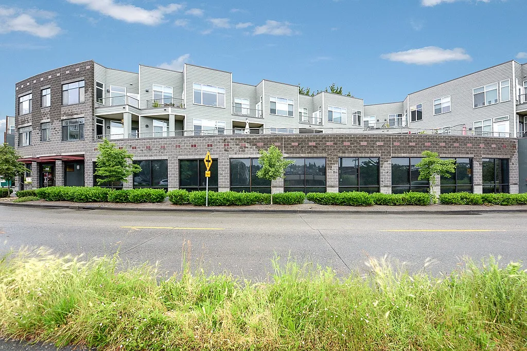 Pacific Pointe — Photo 2