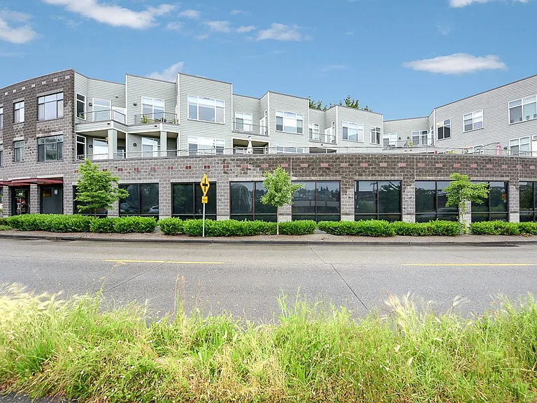 Pacific Pointe — Photo 2