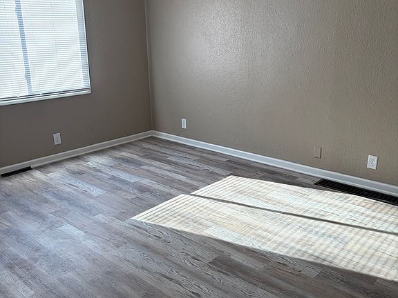 3rd image of 4024 Lafayette Rd