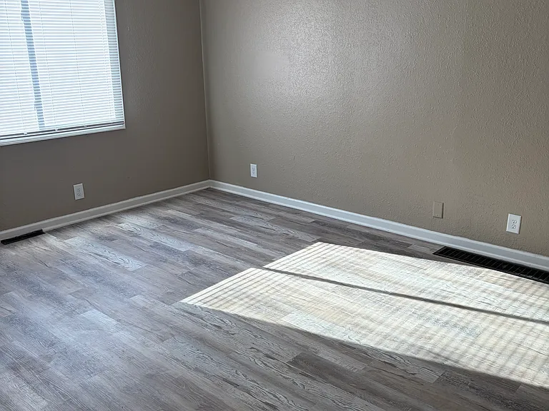 4024 Lafayette Rd — Photo 3