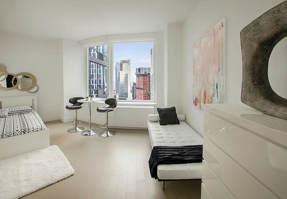 1st image of 86 Fleet Pl APT 30E