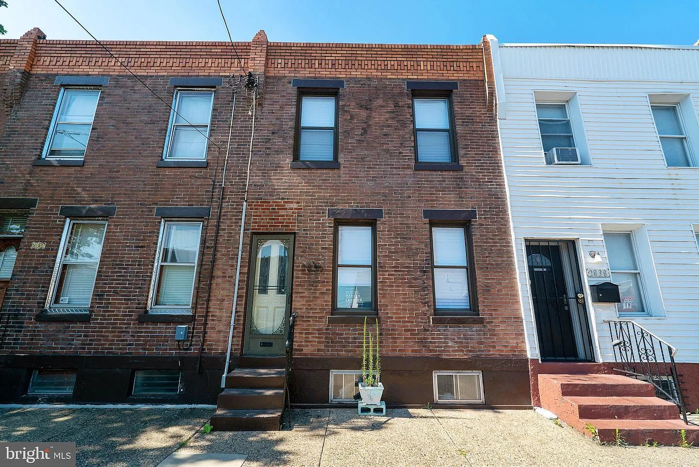 2 bed, 900 sqft, $1,700 — Photo 2