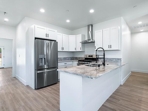 5th image of 502 9th St