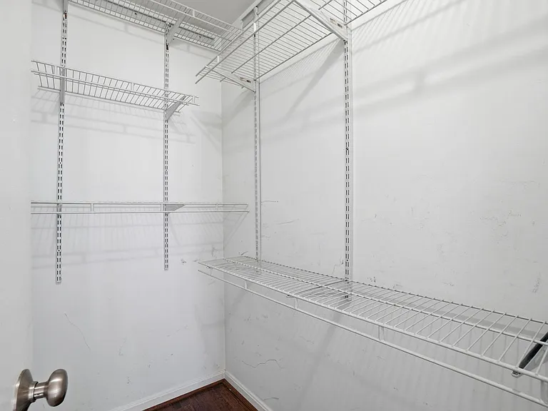 8633 Beekman Pl #33D — Photo 21