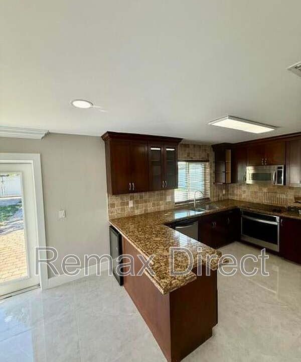 1st image of 5120 El Claro S