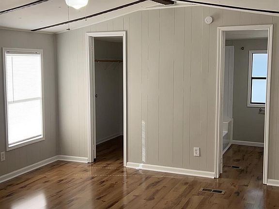 3rd image of 213 Orange St