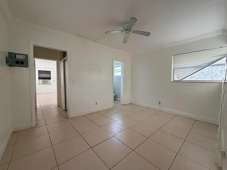 2438 Thomas St #3 — Photo 6