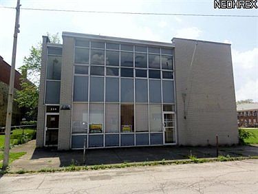 3rd image of 234 W 6th St