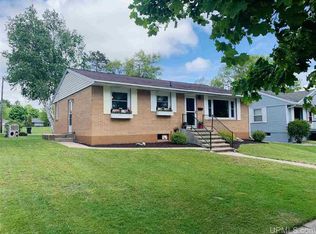 1420 Minneapolis Ave, Gladstone, MI 49837