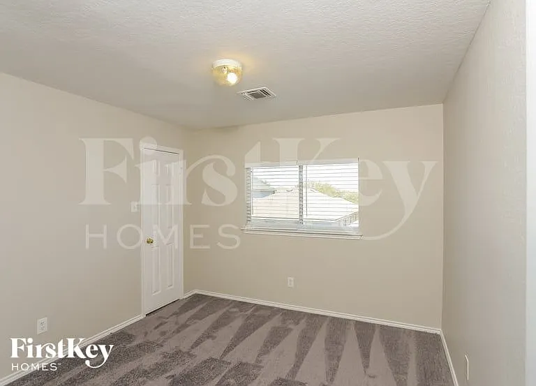 8815 Golden Eye — Photo 12