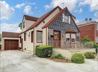 24724 136th Rd, Rosedale, NY 11422