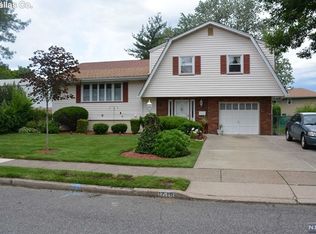 17-19 Calabrese Pl #1X, Fair Lawn, NJ 07410