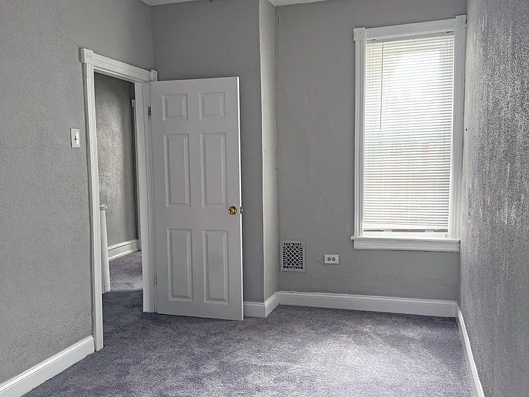 1528 S Hollywood St — Photo 18