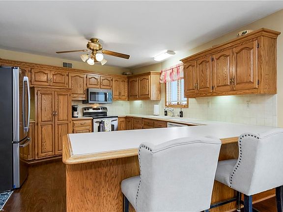 5th image of 15628 238th St