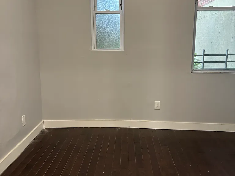 50 Jordan Ave #11R — Photo 6
