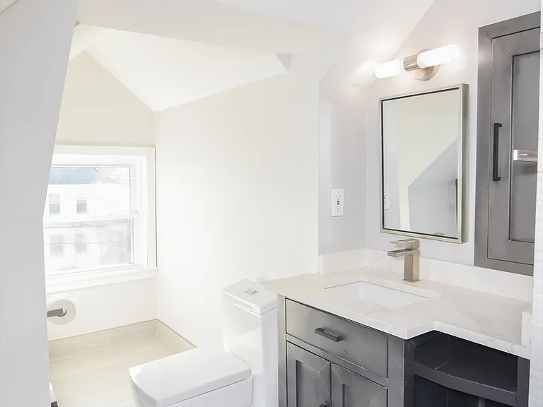 349 Beacon St #D — Photo 8