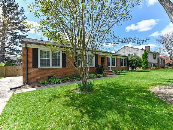 5th image of 3011 New Hanover Dr