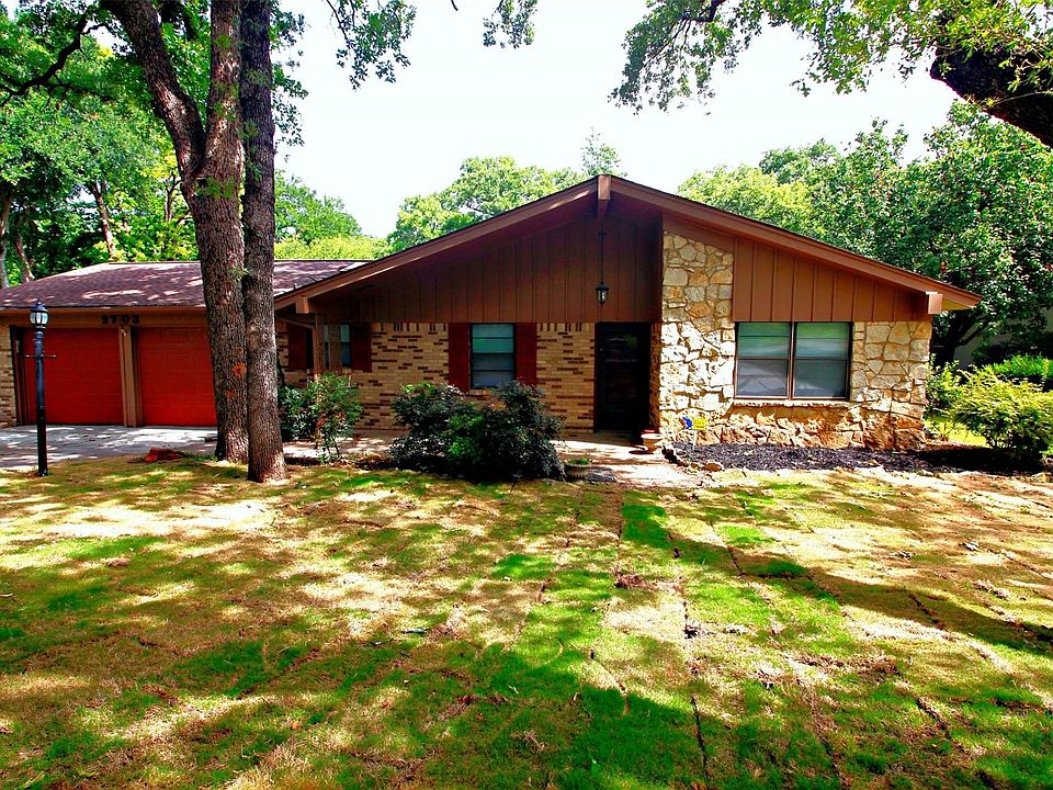 1st image of 2703 Oak Cliff Ln