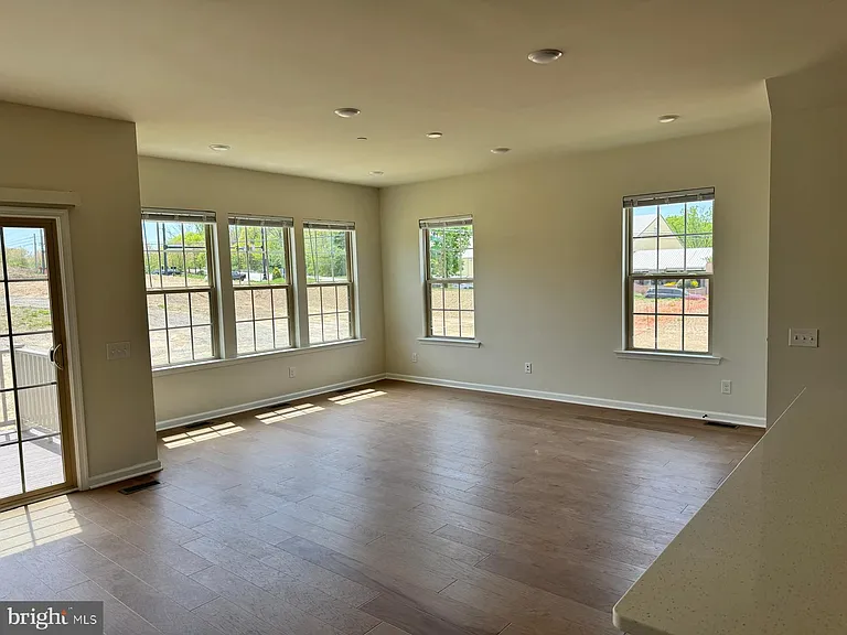 330 Milton Stamp Dr — Photo 6