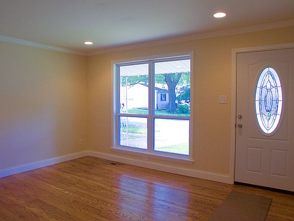 4th image of 4254 Marseille Dr
